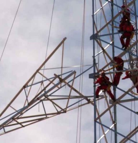 subir-a-torre-alta-tension-5 subir-a-torre-alta-tension-5